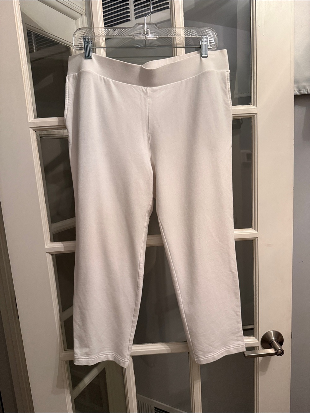 White Stretch Pull-On Capri Pants
